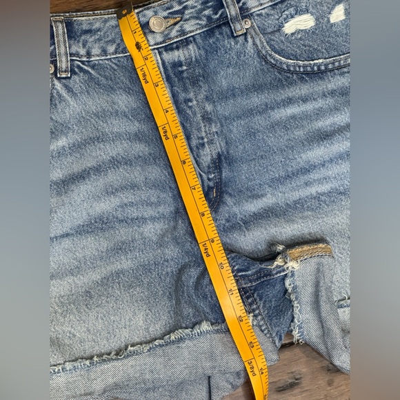 Dynamite Women's Blue Denim Shorts distressed high waisted size 29 - Picture 3 of 5